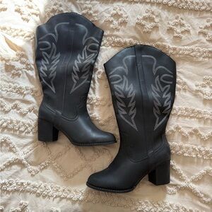 Elegant Black Embroidered Heeled Boots